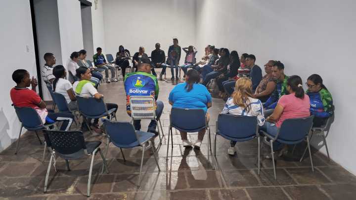 Realizan asamblea de emprendedores culturales en Bolívar