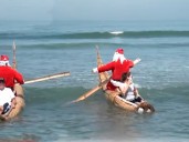 La Libertad: Pescadores de Huanchaco reciben diciembre vestidos de Papá Noel
