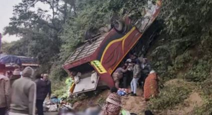 At least nine pilgrims die as bus falls into gorge in Andhra