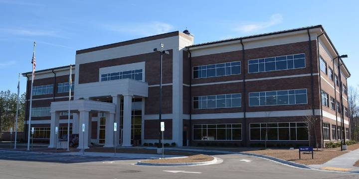 Power outage shuts down Onslow County Government Center