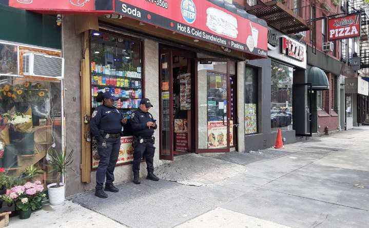 Homicidio en tiroteo afuera de bodega en Queens, Nueva York