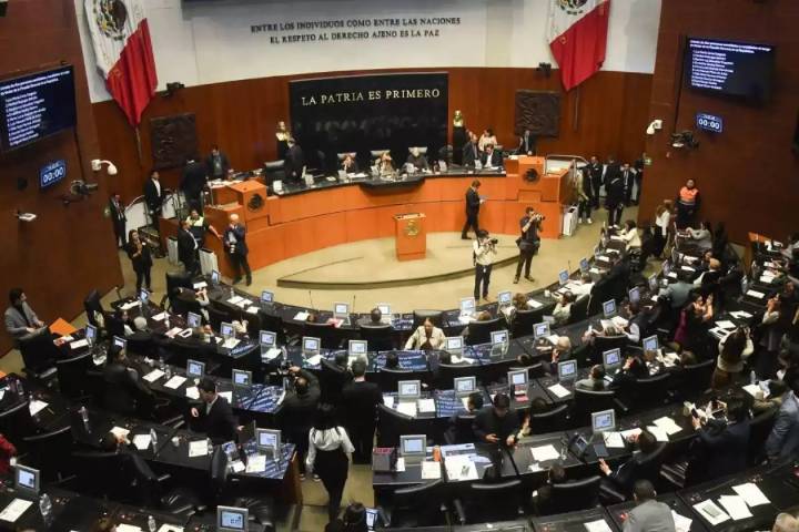 Reducción de jornada laboral a 40 horas se aprobará en 2026 y entraría en vigor de forma gradual hasta 2027