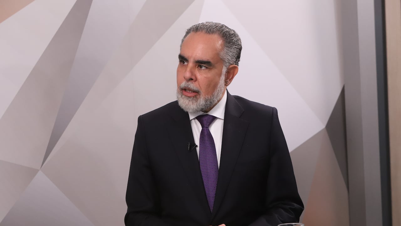 Armando Benedetti confirma a SEMANA que quiere ser alcalde de Barranquilla y que no peleará con los Char: “El pueblo es petrista”