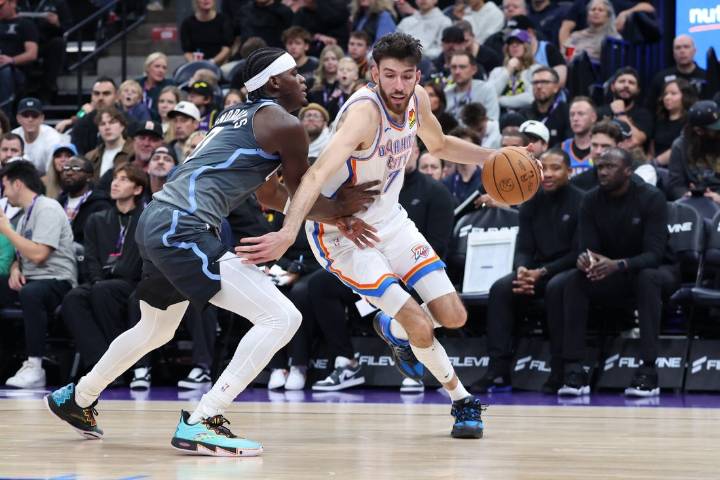 Deadspin | Thunder crush Jazz, tie franchise mark with 15th straight win