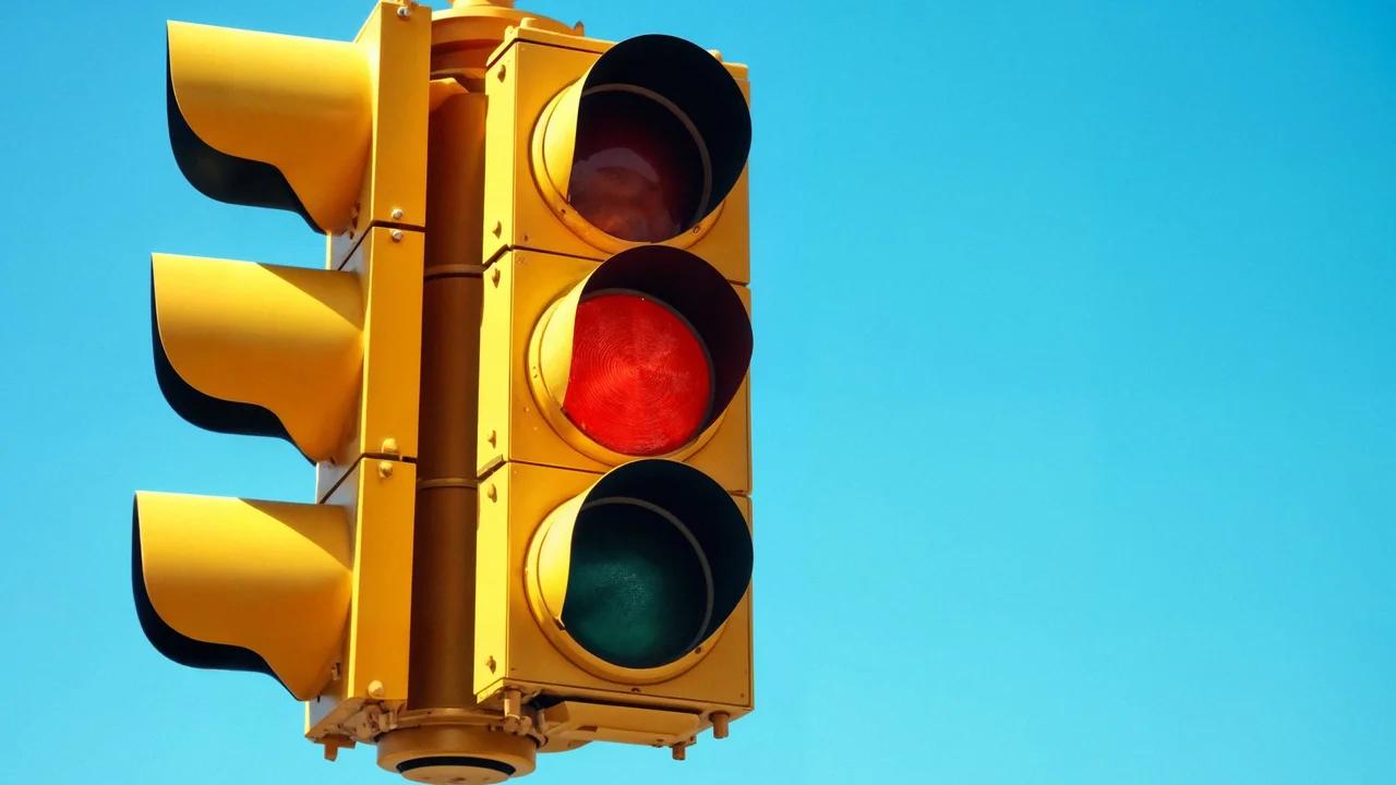 Alerta por vandalismo y robo de semáforos en Bogotá: más de 100 casos en los últimos meses