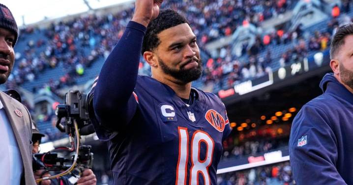 Bears try to protect their NFC North lead as they head to Green Bay to face rival Packers