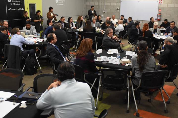 Convoca Estado a empresarios a revisar T