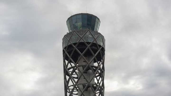 A juicio disciplinario funcionarios de Aerocivil por escándalo de joven en torre de control