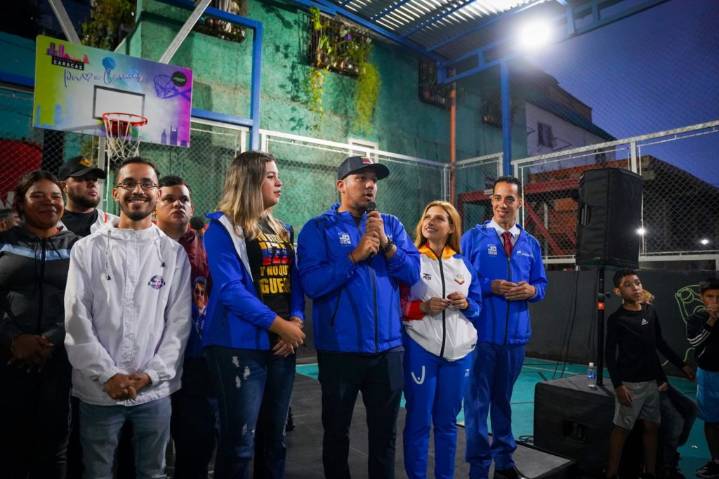 Inicia el Plan Nacional “Venezuela Ríe Navidades 2025”