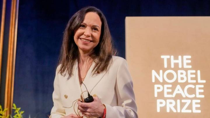 Exmilitar que sacó a Machado de Venezuela dice que desconoce planes para regresarla al país