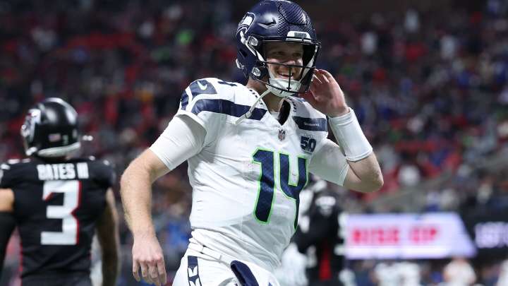 Seahawks dominate the second half, blow out the Falcons 37