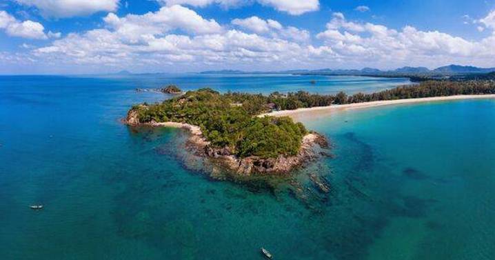 Brit tourist dies swimming at Thai beach resort just metres from sunbathing wife