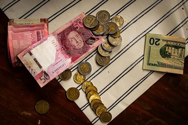 ¿Vas a Tacna? Revisa cuánto rinde tu dinero con el cambio del sol a peso chileno