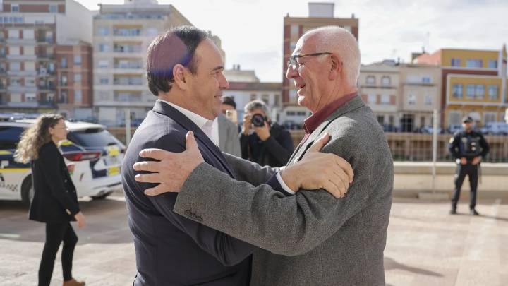 Llorca invita a Sánchez a visitar la zona cero de la DANA y exige más coordinación