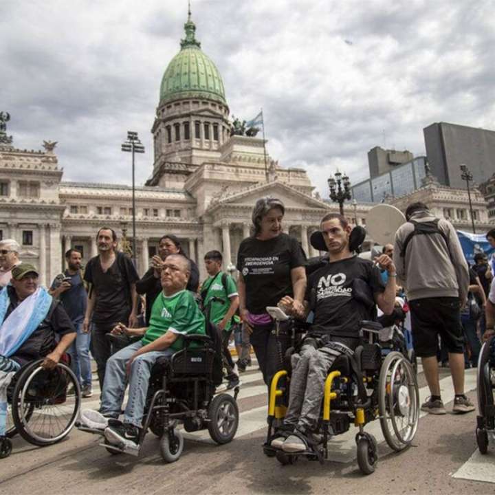 Las personas con discapacidad marchan en su día, al que rebautizaron 3% de diciembre