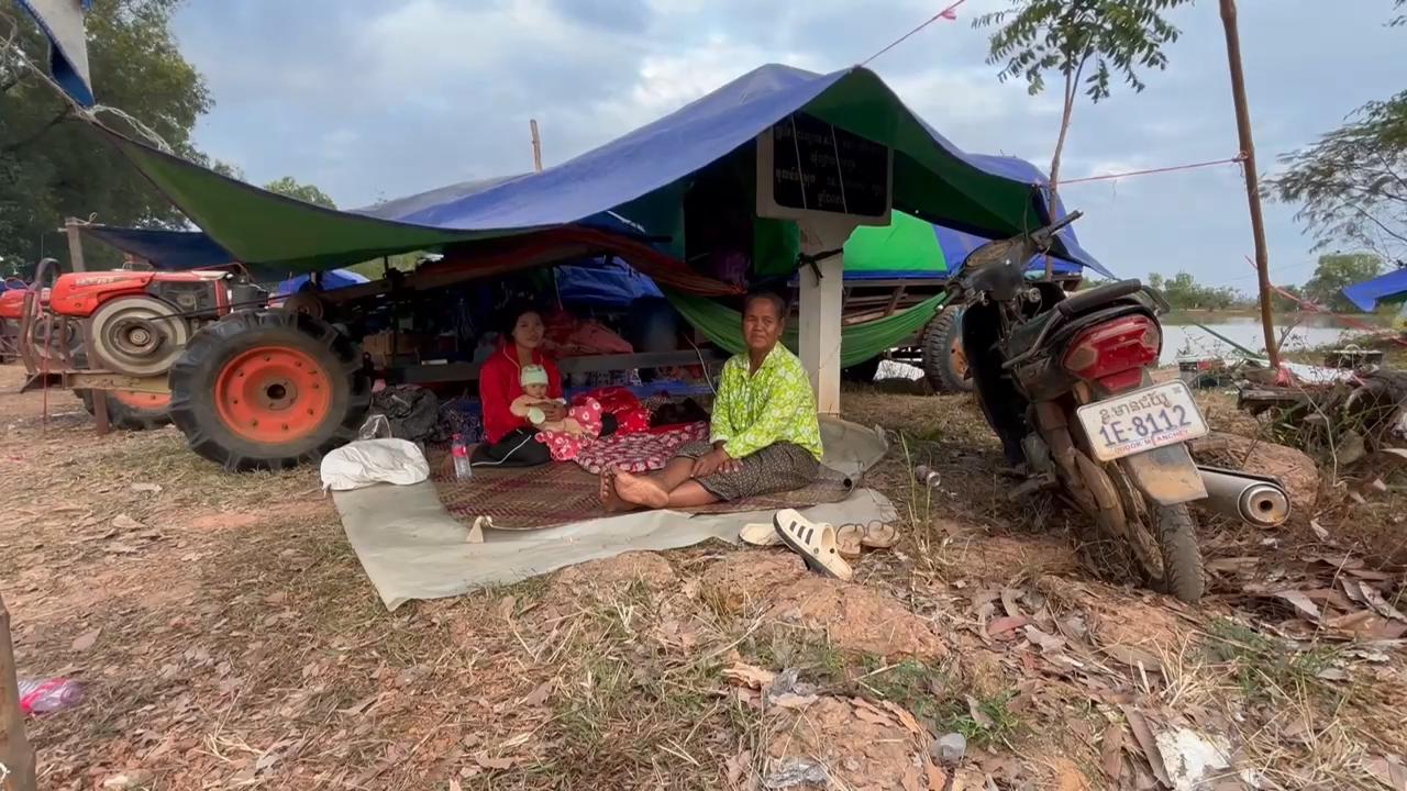 Cambodians seek shelter at borders camps amid renewed fighting with Thailand