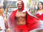 Conozca al Papá Noel Sexy de ASD que se hace viral elevando la temperatura en las calles