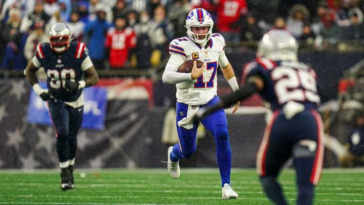 Stunning comeback keep Bills in hunt for AFC East title