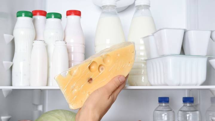 Cómo envolver el queso para que dure más tiempo en la heladera