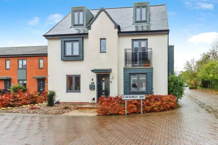 Four-bedroom detached family home for sale for £349,000 in Telford