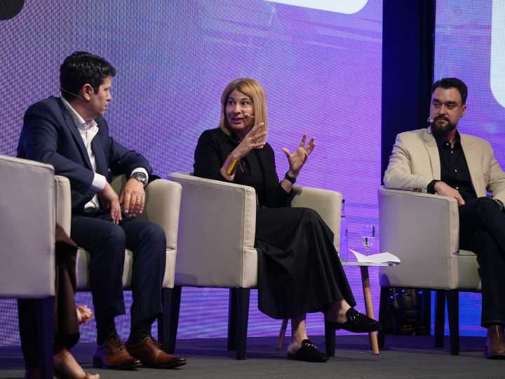 "Vamos a empezar a caminar al lado de robots y no tenemos el marco legal": los desafíos que plantea la inteligencia artificial con cuerpo en la Argentina