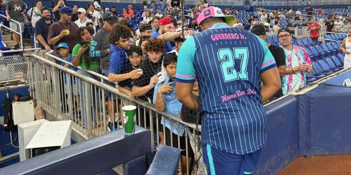 Vladimir Guerrero Jr. hosts charity event at loanDepot park