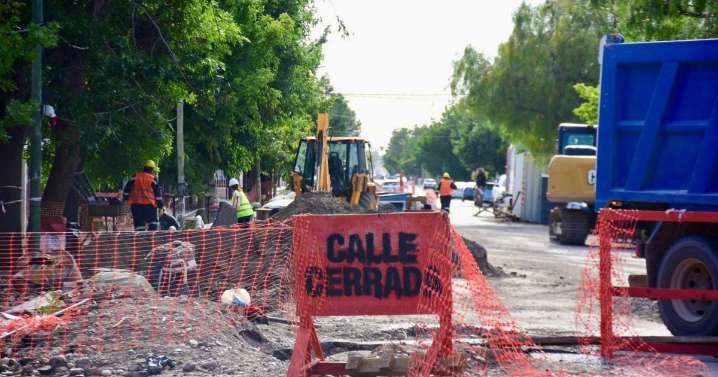 Cuál es la calle troncal de Neuquén que desde la pandemia está con bacheo por obras de cloacas