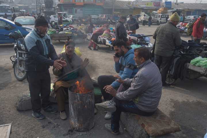 Mercury Plunges in Kashmir After Brief Respite