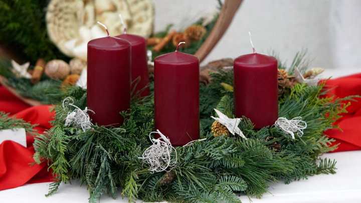 ¿Cómo se Hace una Corona de Adviento? Esto Debe Llevar y Así se Acomodan las Velas