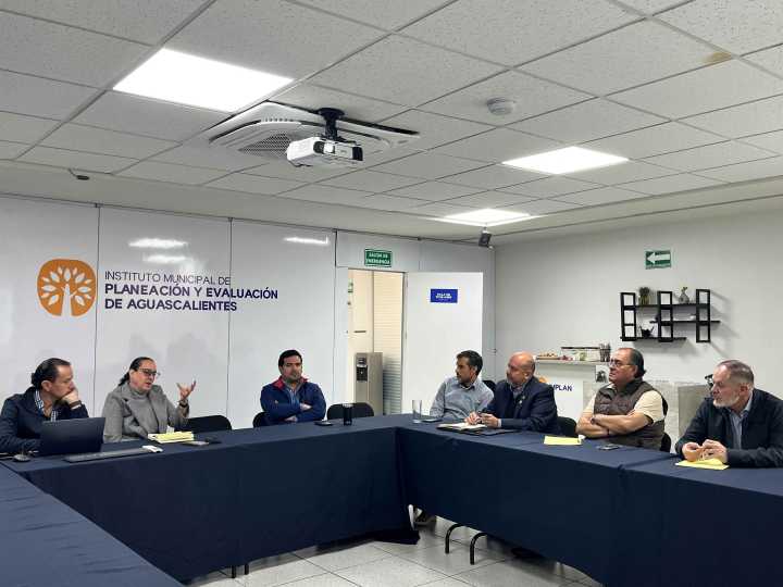 Implan y Setum refuerzan diálogo con comerciantes del Centro