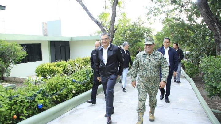 Américo Villarreal preside ceremonia cívica en las instalaciones del 77 Batallón de Infantería