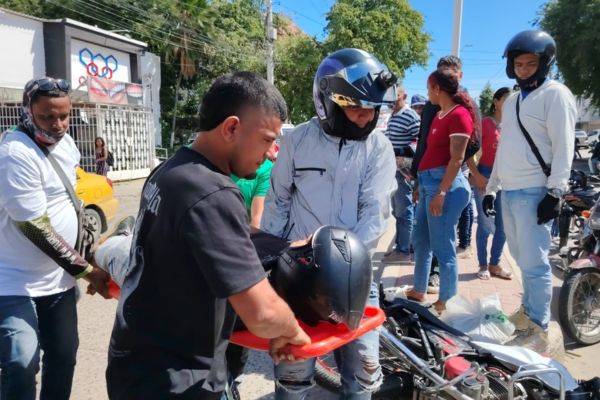 Triple choque de motos en la Avenida del Libertador deja tres heridos leves