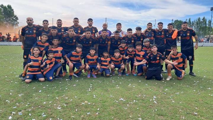 Las Flores II venció por penales a Banco Provincial y ascendió a Primera