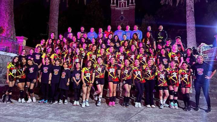 Avispas Metepec cierra el año con su tradicional fotografía