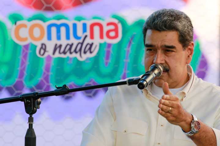 Maduro impulsa el gobierno comunal en Petare