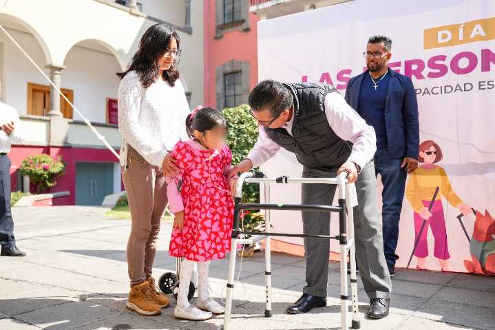 Ayuntamiento de Tlaxcala conmemora el Día de la Discapacidad con entrega de apoyos funcionales