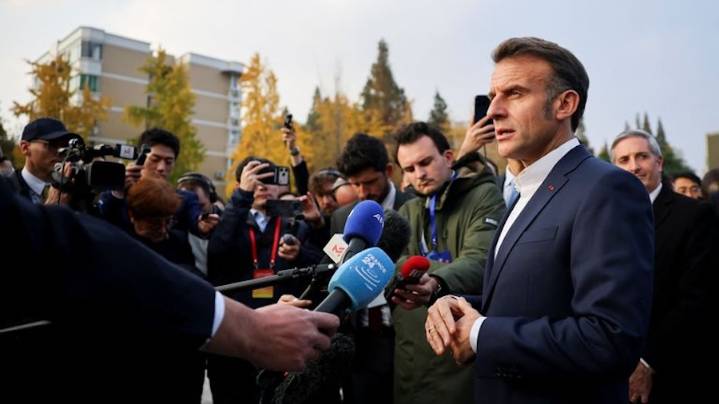 Macron amenaza a China con aranceles por superávit comercial: Les Echos