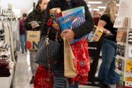 Cyber Week sales soar as shoppers rely on AI, 'buy now, pay later' tools