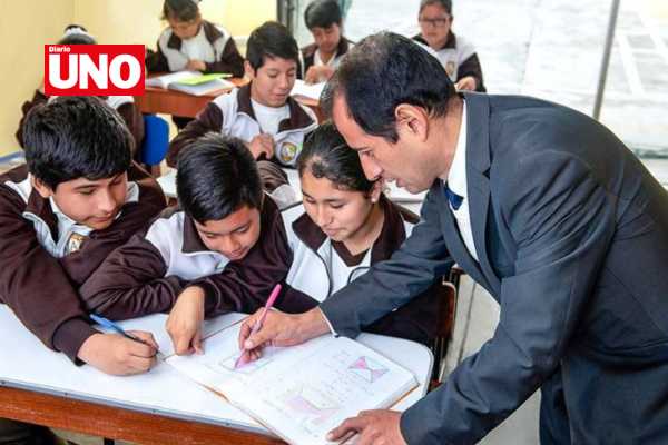 Más de 426.000 maestros reciben segundo aumento salarial del año