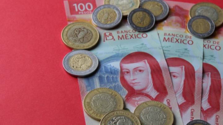 Peso mexicano supera al dólar: así se cotiza hoy 08 de diciembre