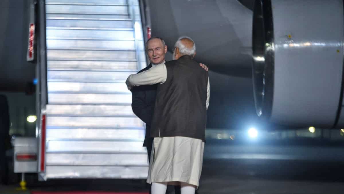 PM Modi receives Russian President Vladimir Putin as he arrives in Delhi for state visit