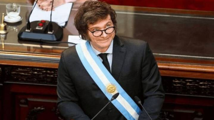 Milei prepara el llamado a extraordinarias y define que las vacaciones serán en la primera quincena de enero