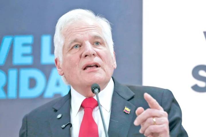 Miguel Uribe Londoño se retira de la carrera presidencial tras quedar fuera del proceso del Centro Democrático