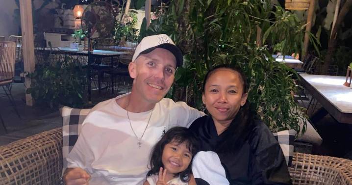 Family face visa nightmare to be with terminally ill dad for 'last Christmas'