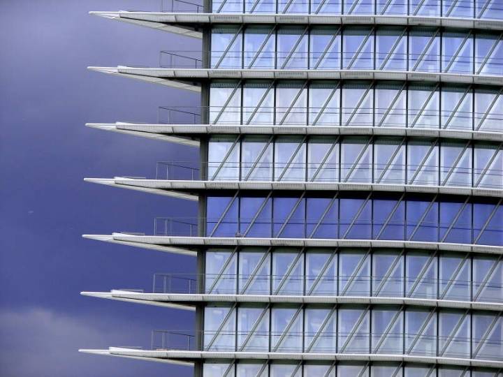 Aneum Led vuelve a chocar con la Torre del Agua: Expo Zaragoza Empresarial le da un segundo 'no' a la fachada digital