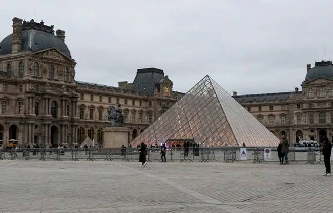 Entrarán en huelga los empleados del Louvre; iniciará el día 15