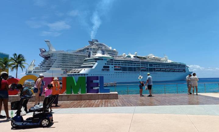 Rompe Cozumel previsiones y se encamina a récord anual de cruceros