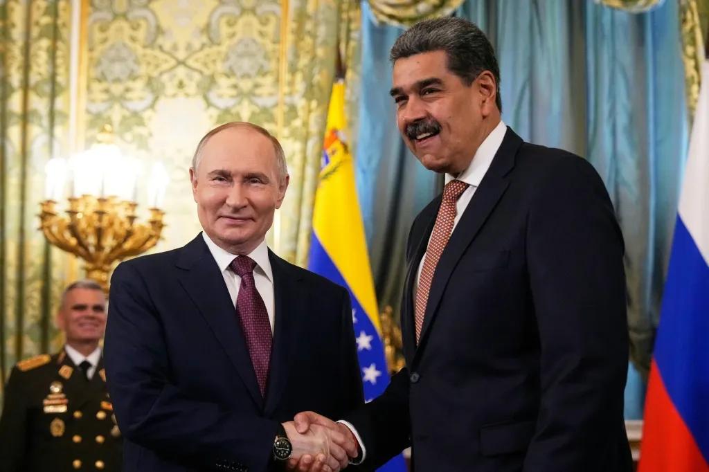 Putin conversa con el presidente Maduro y reafirma su apoyo