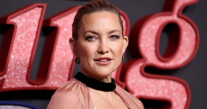 Kate Hudson Pulls Off a Challenging Look in This Cutout Gown