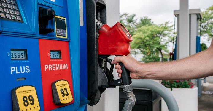 Consumer spending stalled in September as inflation remained stubborn